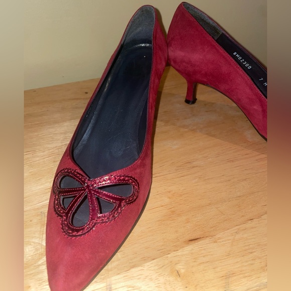 Stuart Weitzman Deep Red Suede Pumps - Picture 2 of 4